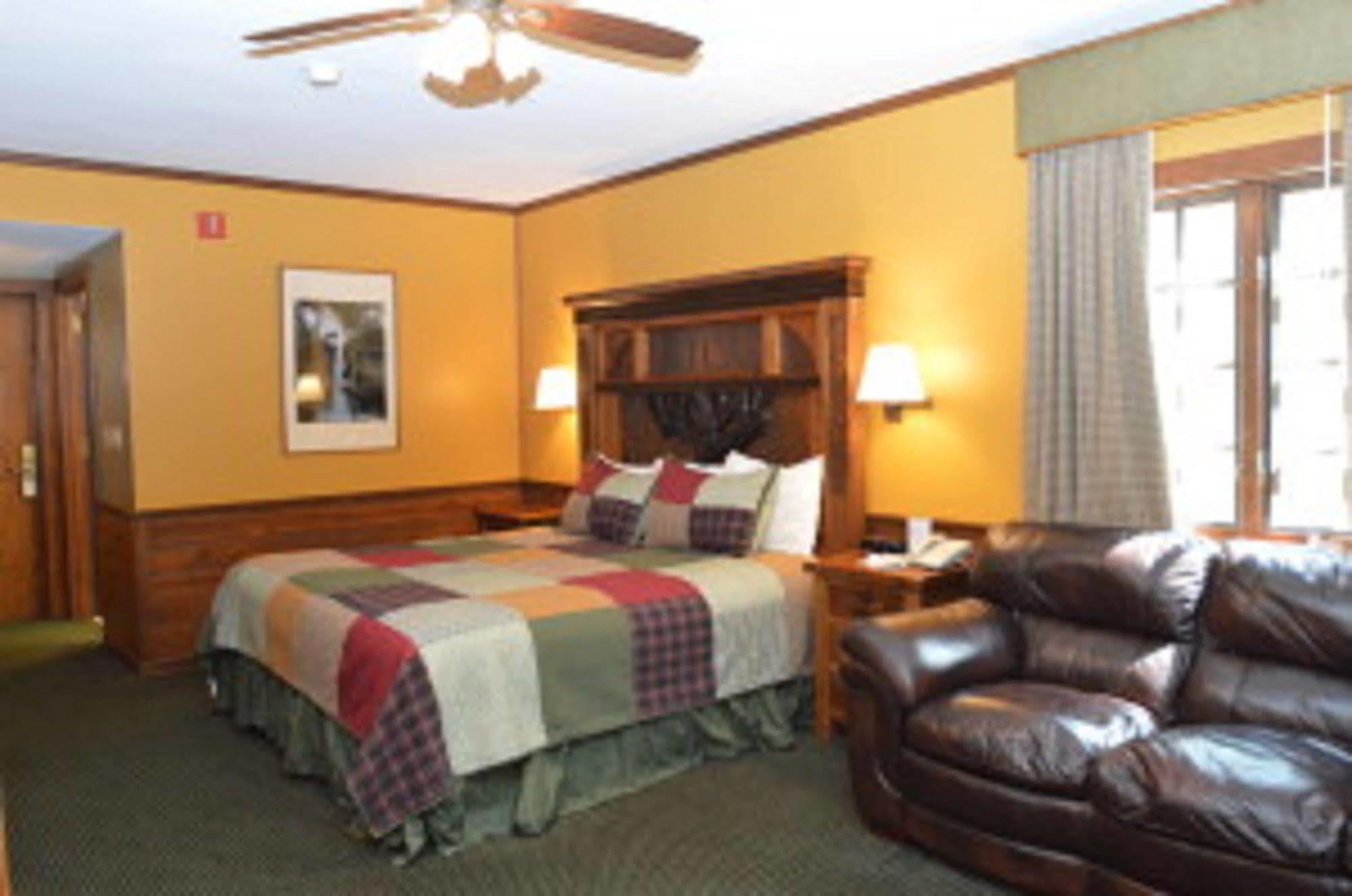 Starved Rock Lodge & Conference Center Utica Экстерьер фото