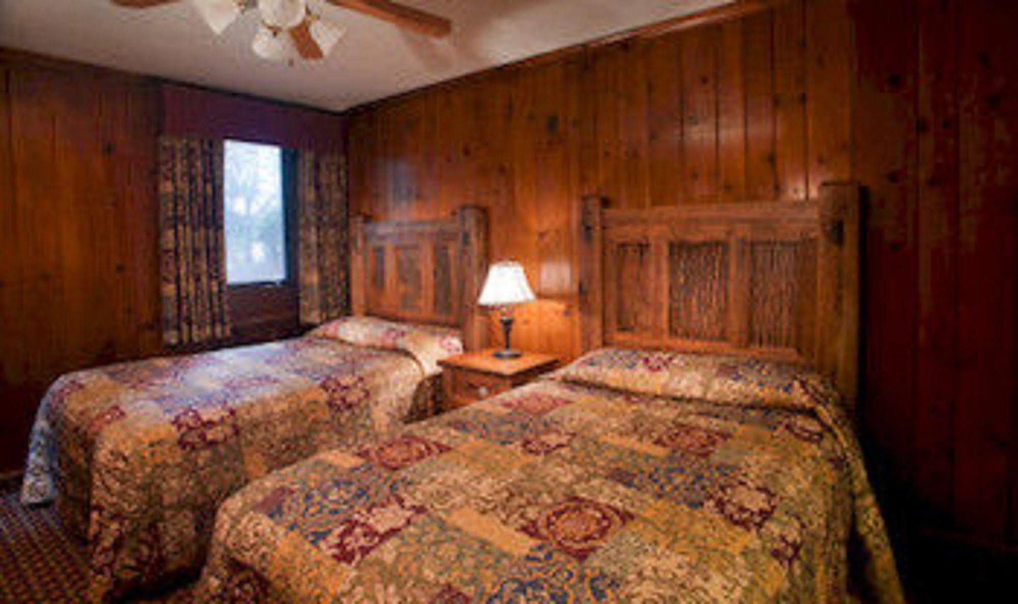 Starved Rock Lodge & Conference Center Utica Экстерьер фото