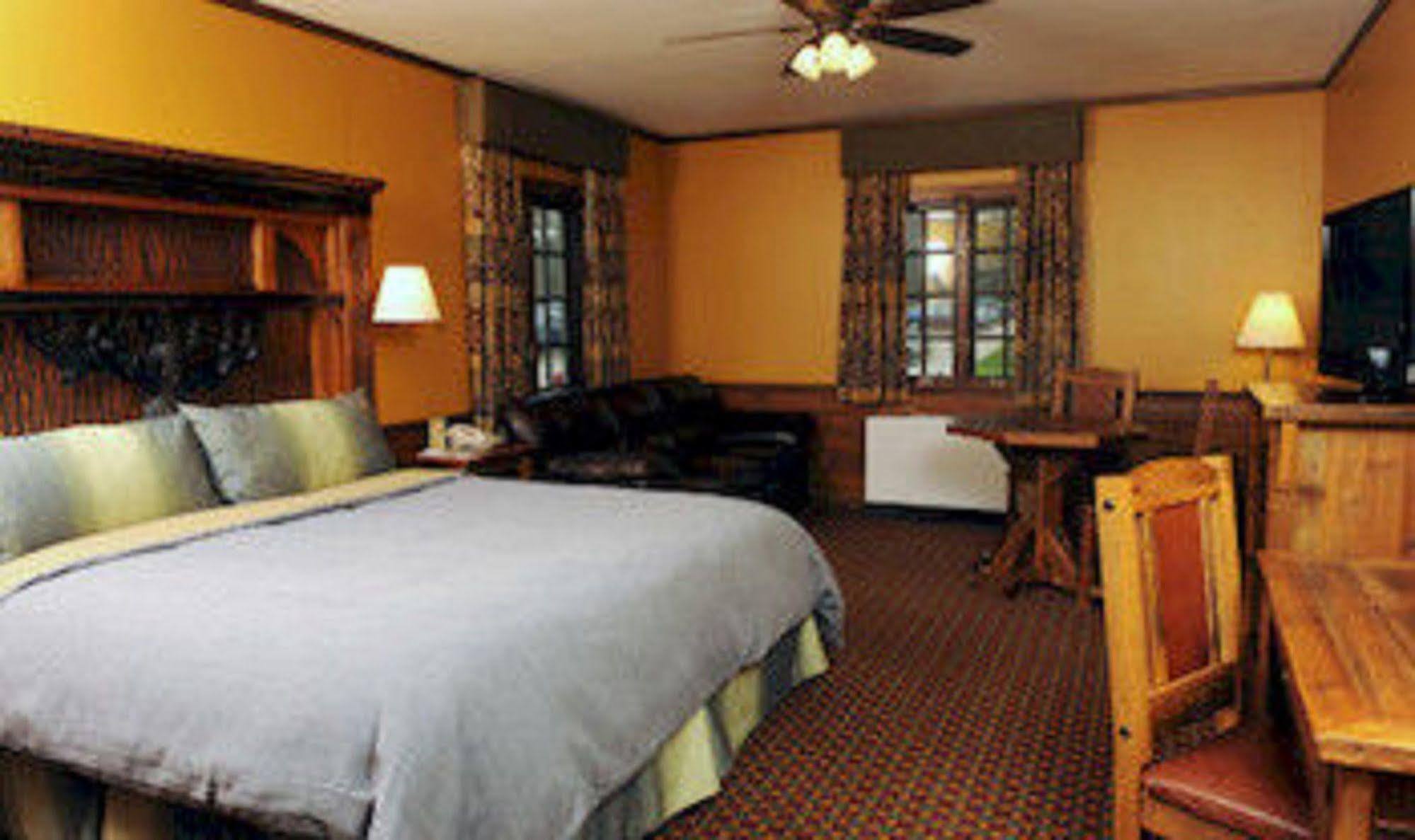 Starved Rock Lodge & Conference Center Utica Экстерьер фото