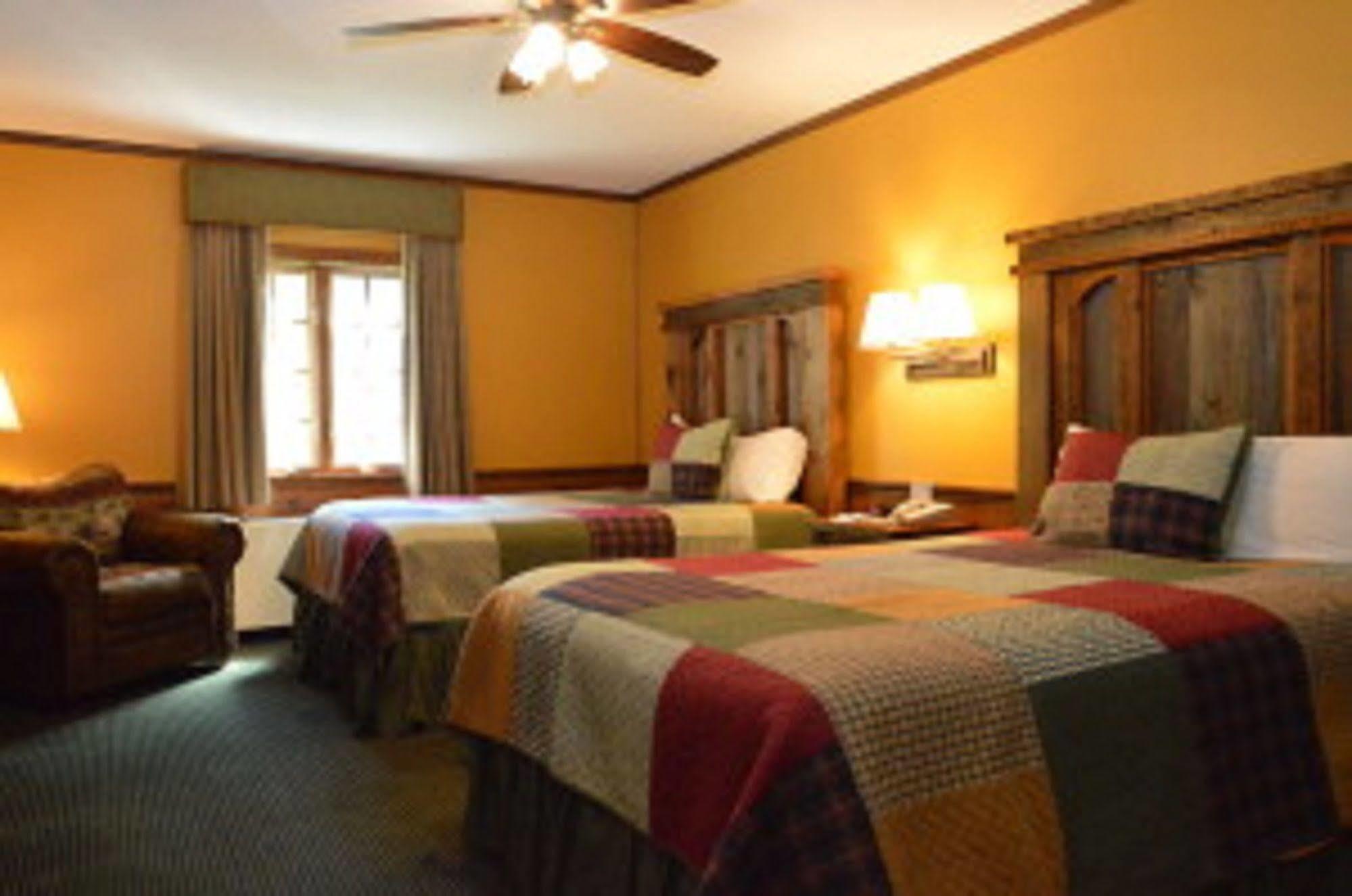 Starved Rock Lodge & Conference Center Utica Экстерьер фото